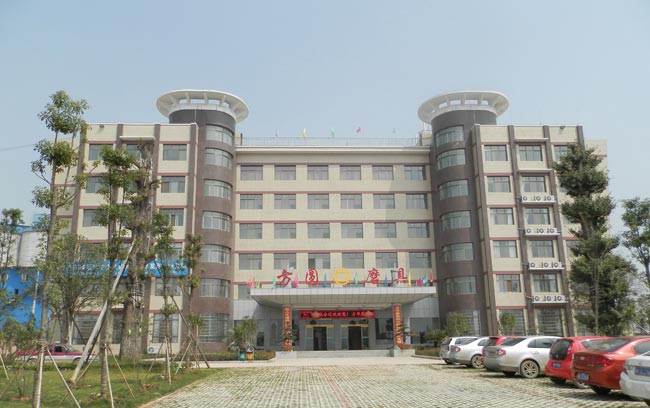 湖南省方圆磨料磨具有限公司创建于1993年10月，专门从事树脂结合剂磨具的研发、设计、生产、销售